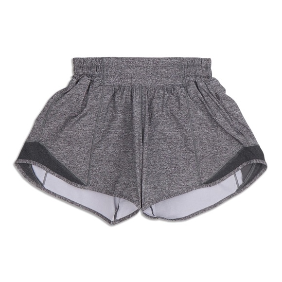 lululemon athletica Pants - Lululemon Hotty Hot Low-Rise Lined Short 3.5", Size 6